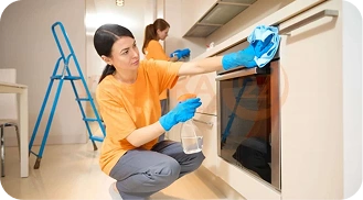 Profesjonalne sprzątanie biura z czyszczeniem mebli i sprzętu biurowego